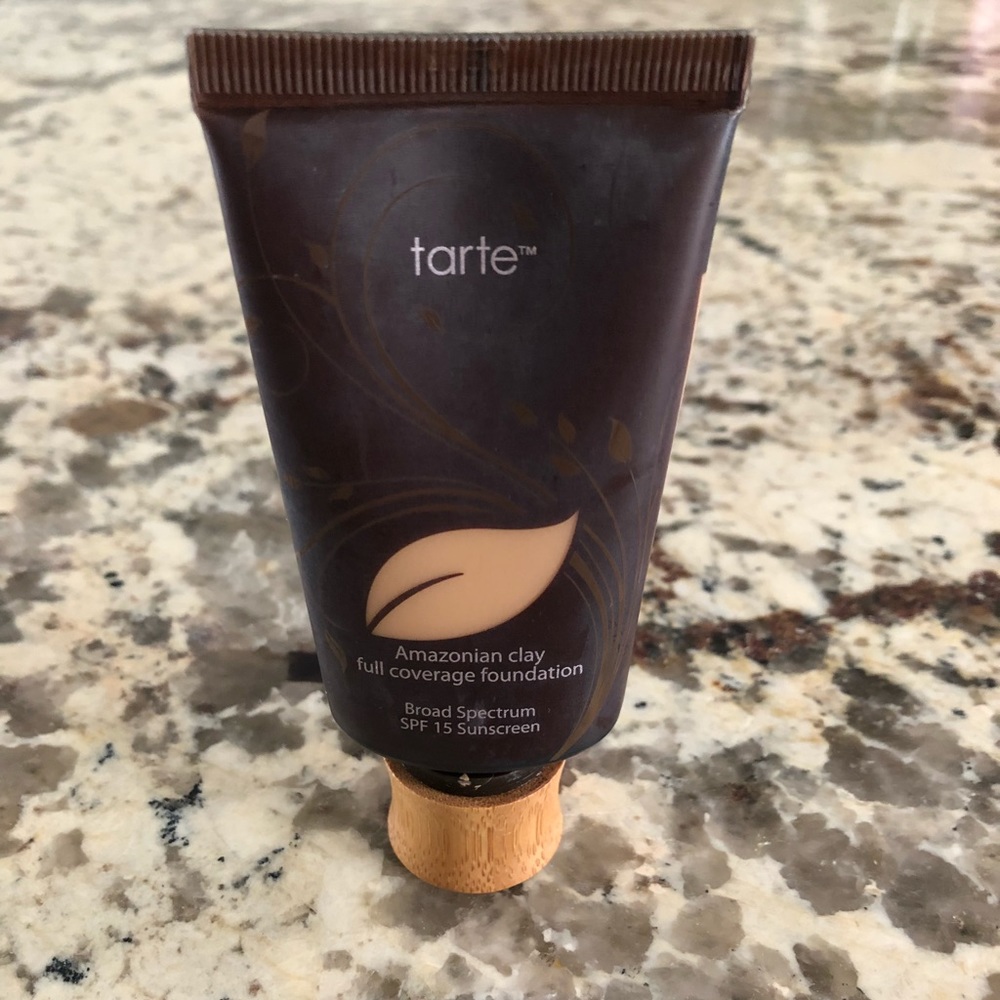 Amazonian Clay TARTE Foundation